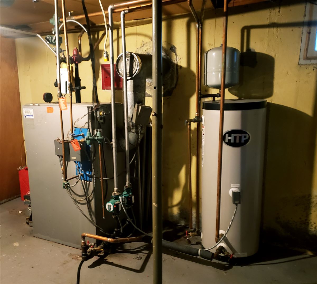 Old boiler before Peerless WBV installation